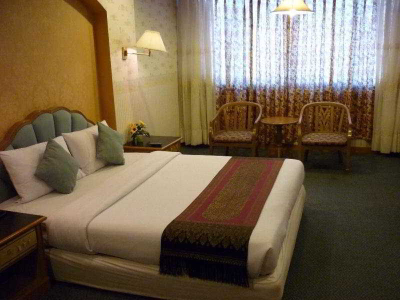 Chaleena Princess Otel Bangkok Dış mekan fotoğraf